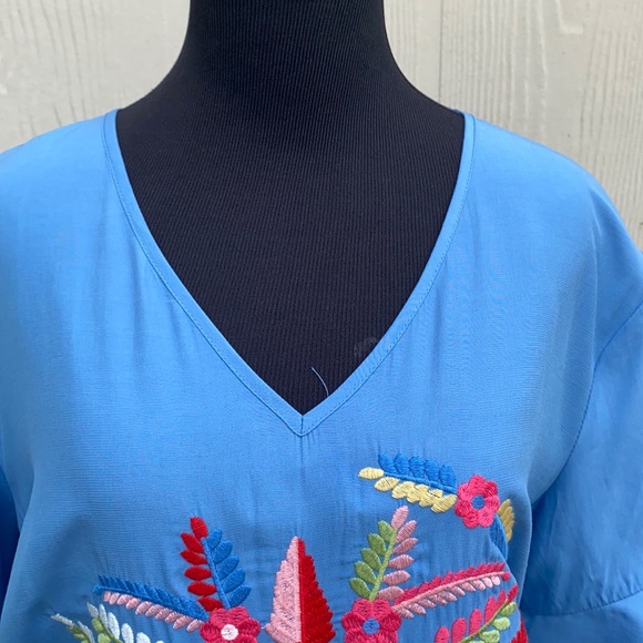 Layerz Clothing Embroidery Floral V - Neck Summer - Picture 5 of 12